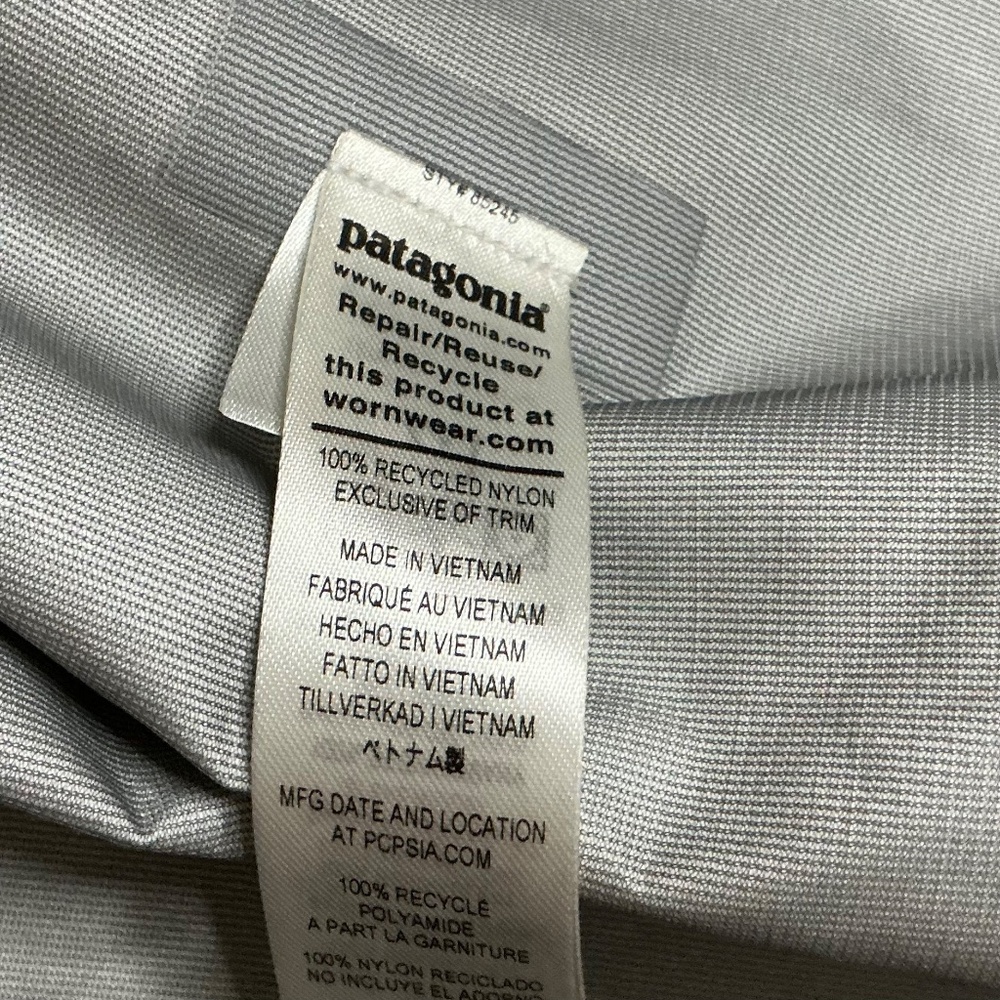 Patagonia women’s white torrent shell size M - Picture 6 of 7